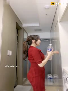 韩国健身美女jena完美身材!楼道刺激露出！mp4